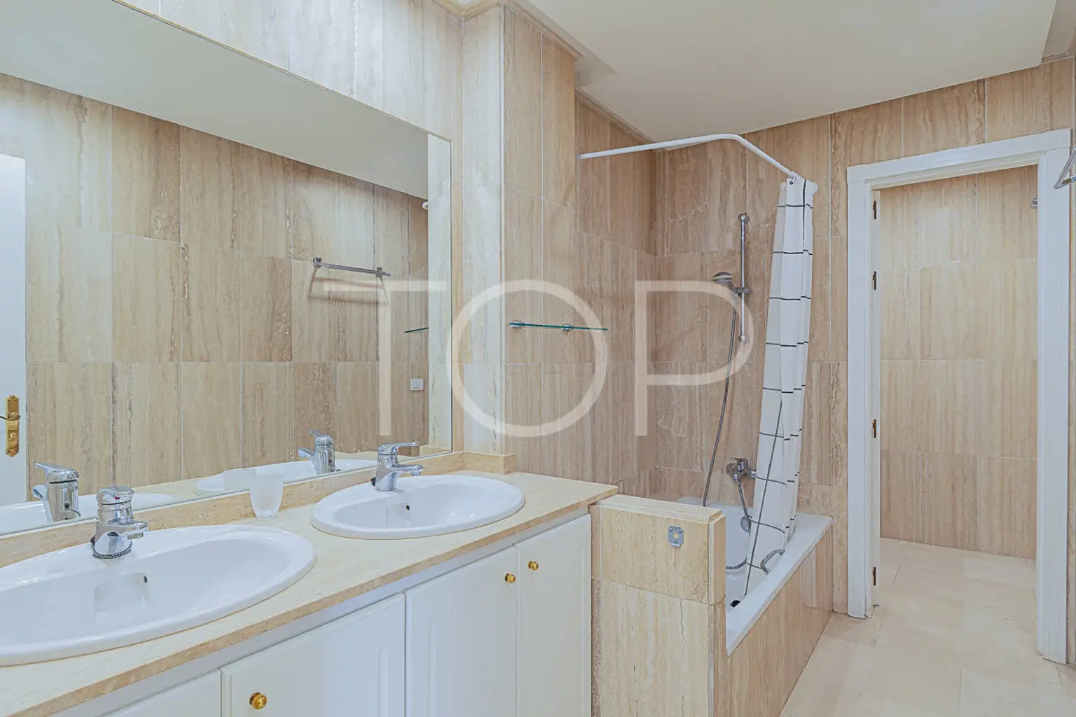 Apartment-El-Duque-Bathroom-Tenerife-2