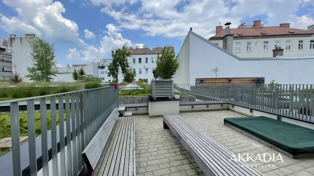 Moderne Dachgeschosswohnung, klimatisiert und gut geschnitten