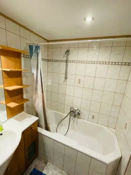 3er WG geeignet! 4-Zimmer Mietwohnung mit 5 m2 Terrasse! Inkl. Heizung und Warmwasser!