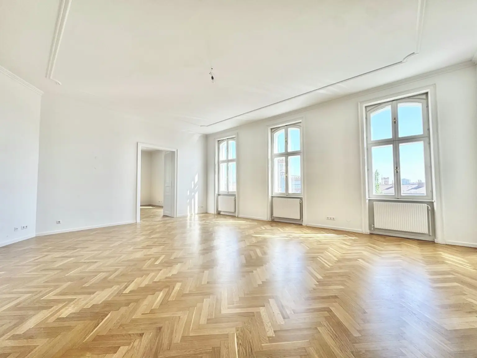 TOPLAGE NÄHE LYCEE | REPRÄSENTATIVE ALTBAUWOHNUNG | HELLE 3 ZIMMER | U-BAHN-NÄHE