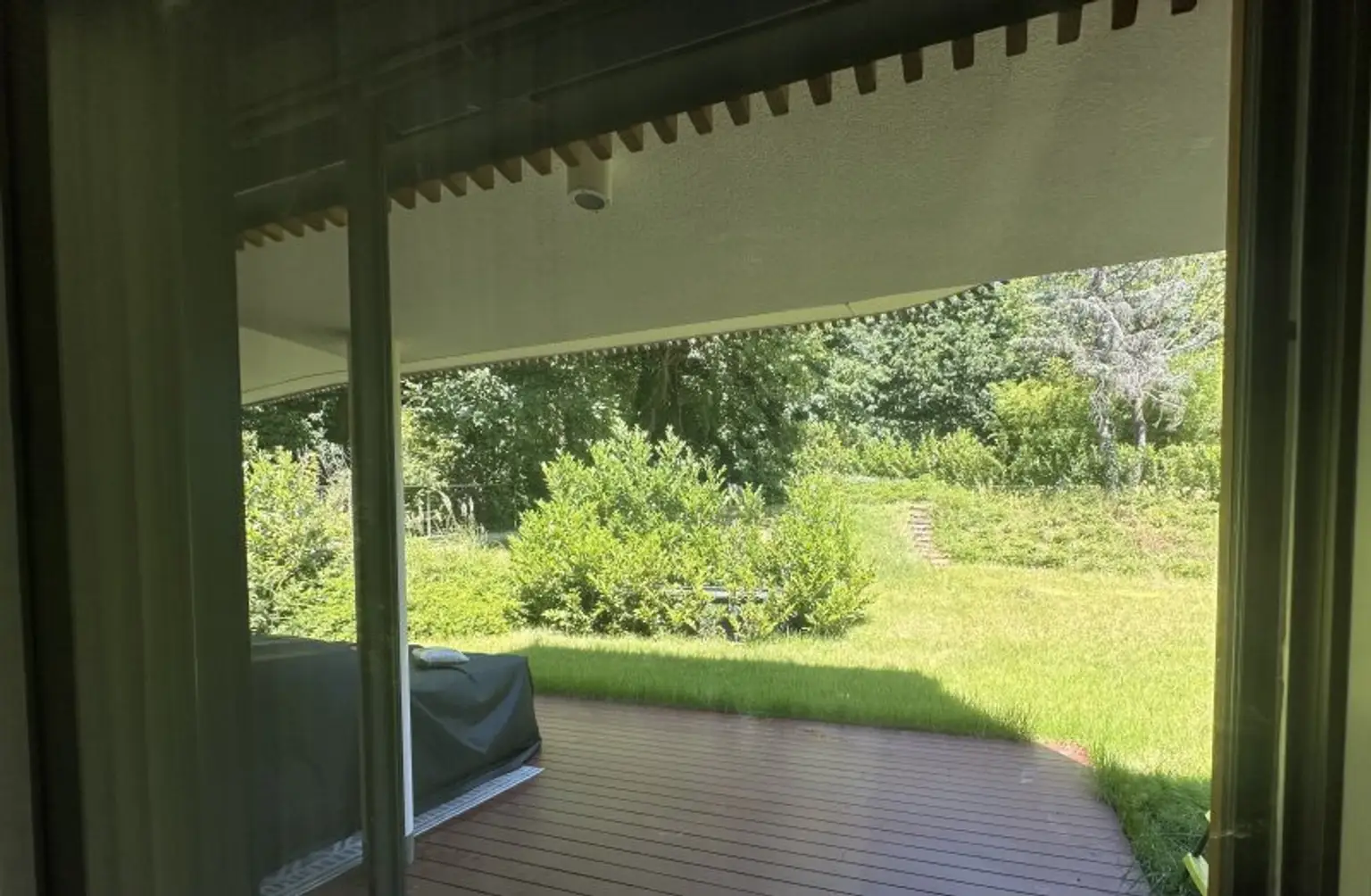 LUXUS GARTENWOHNUNG mit 300 m² Privatgarten im 1190 Wien + Pool und Gym