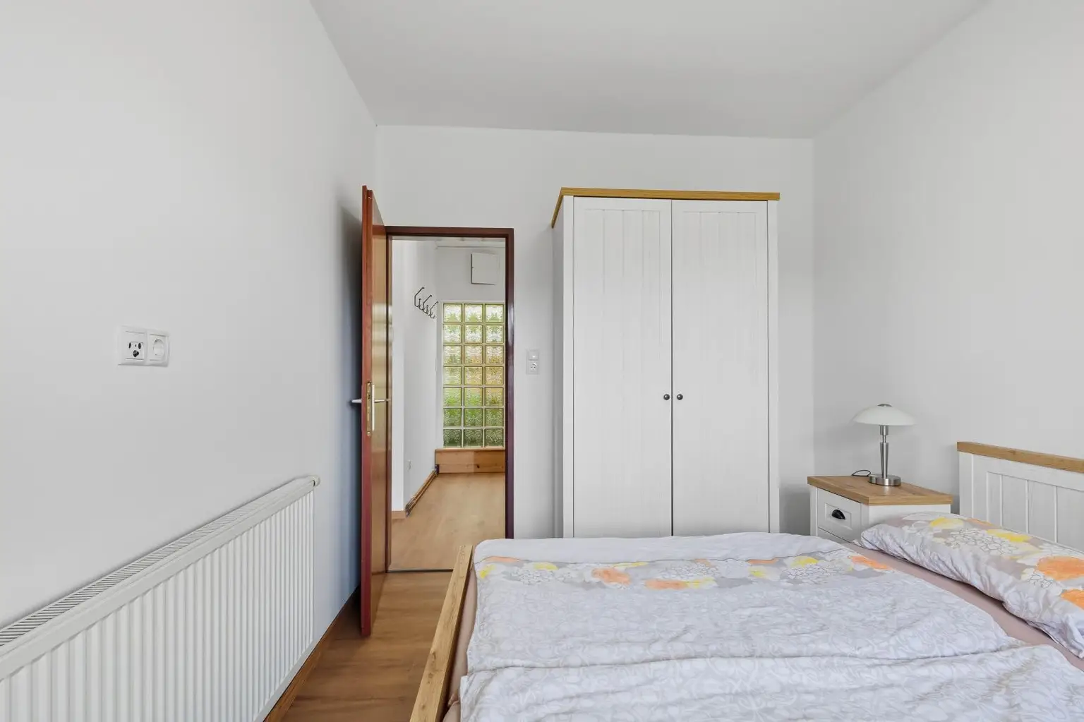 GARTENTRAUM MIT EIGENEM SEEZUGANG AM MARIENSEE- MODERN RENOVIERTES KLEINWOHNHAUS SOFORT BEZIEHBAR!