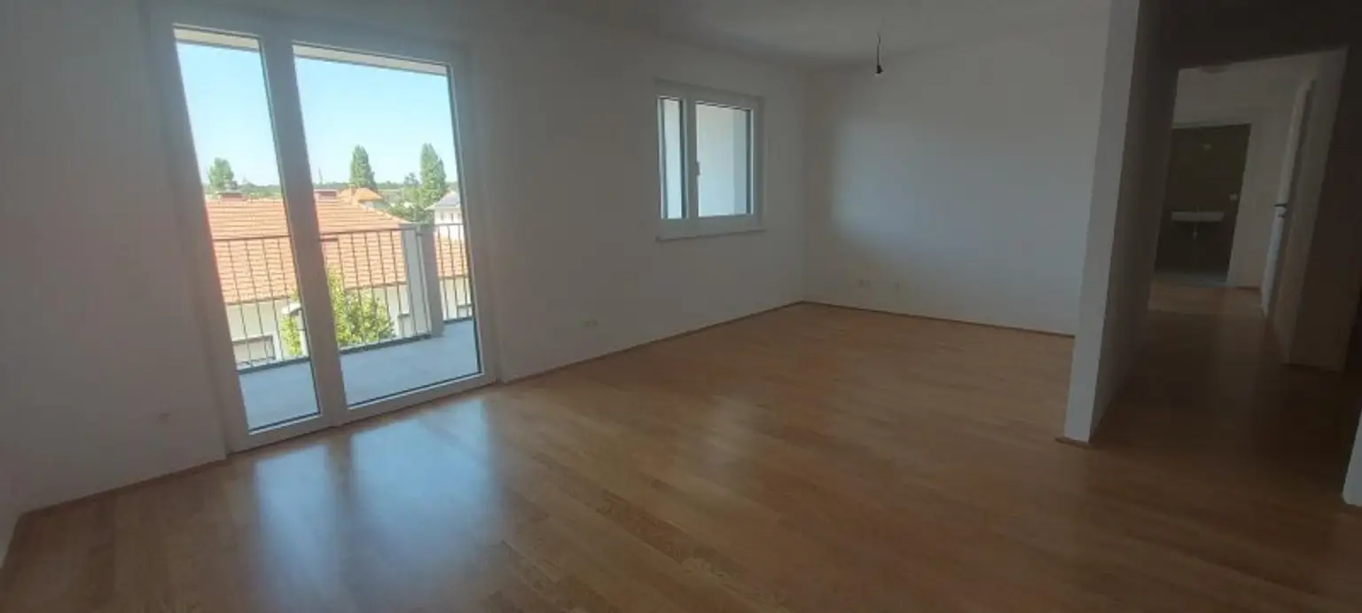 3-Zimmer-Wohnung mit Loggia und Tiefgaragenstellplatz (Top 14)