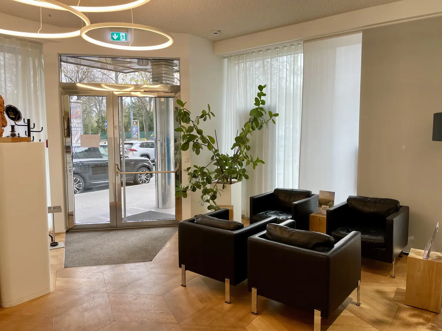 Machen Sie Ihre Arbeit sichtbar, und das direkt am Central Park Wiens!