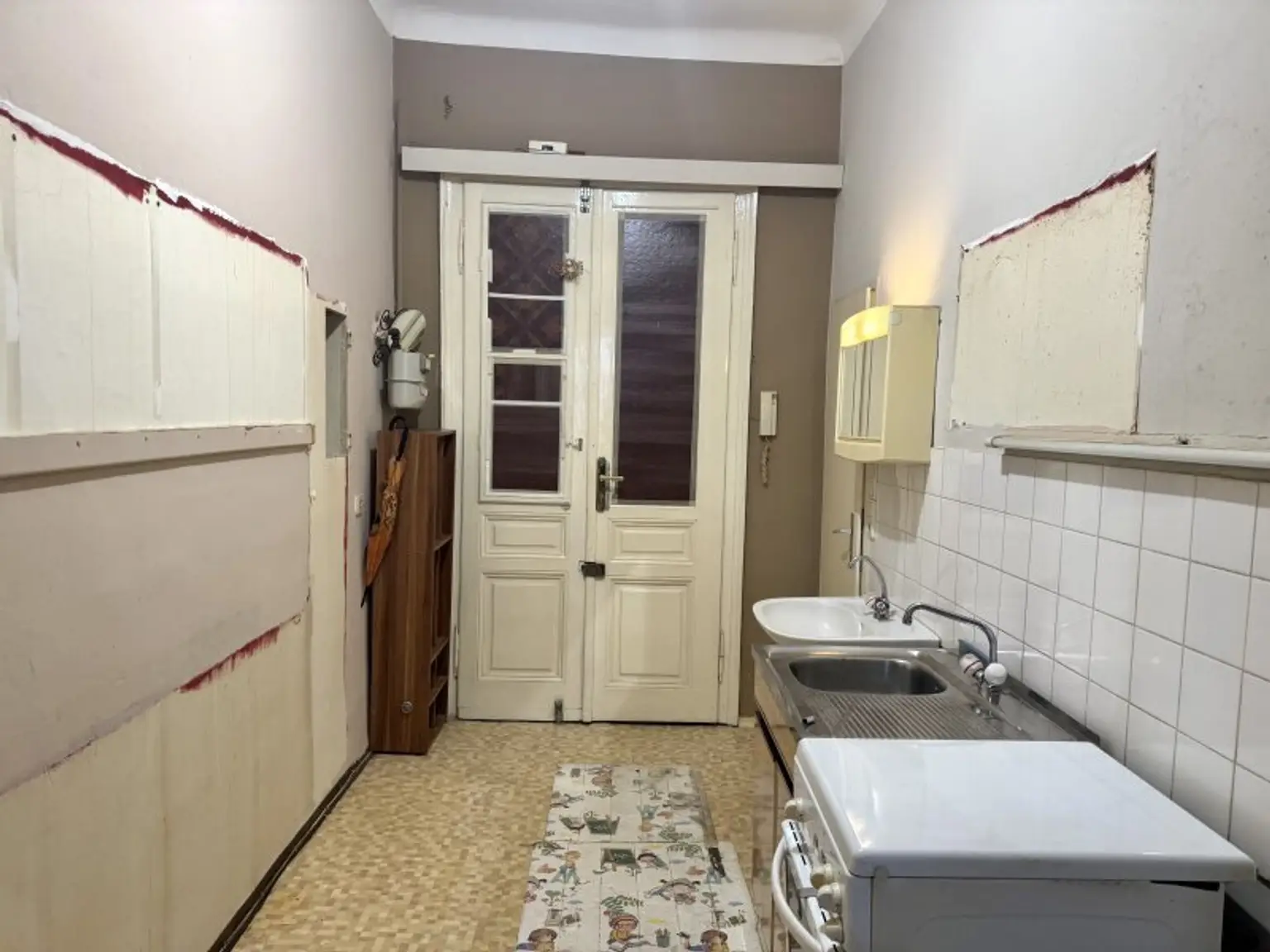 Vorzimmer und Küche