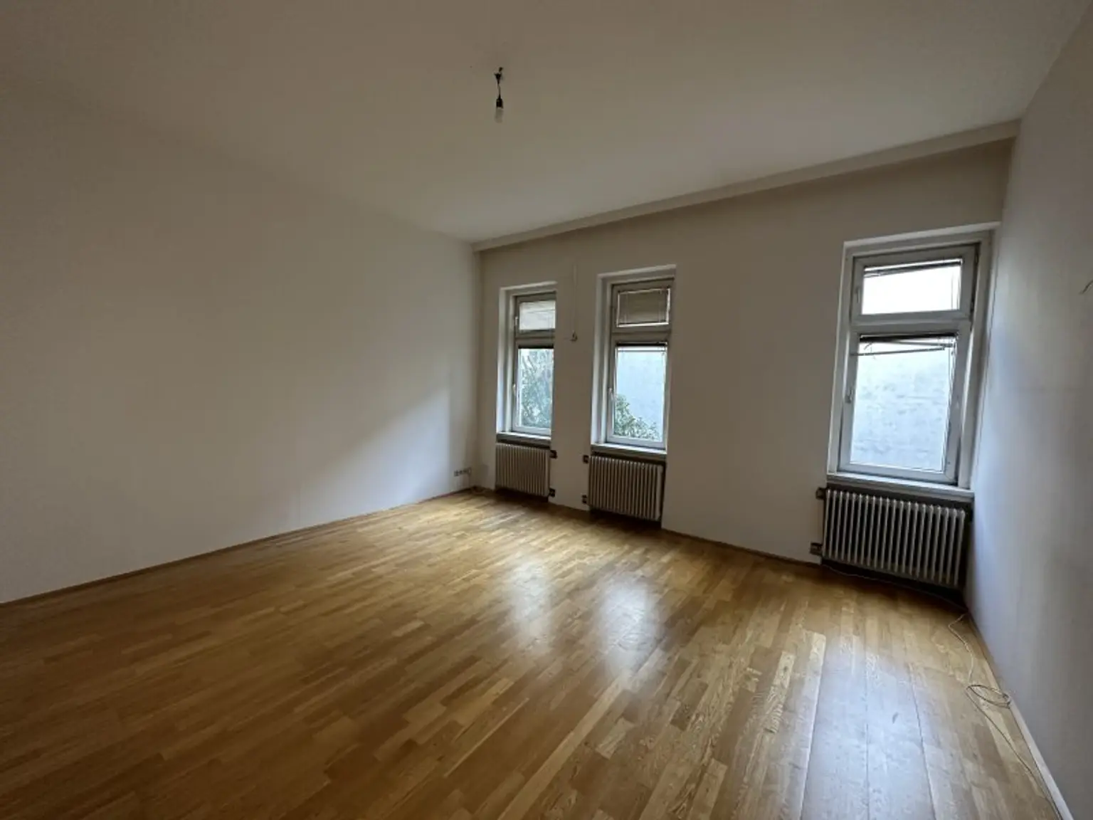 UNBEFRISTET: 2-Zimmer-Wohnung mit separater Küche ab FEBRUAR 2026!