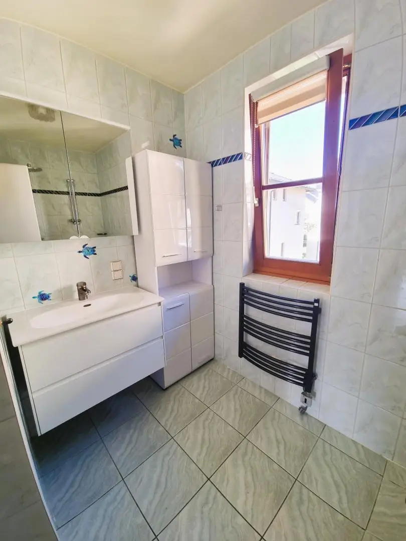 Charmante 3-Zimmer-DG-Wohnung mit Balkon & Tiefgarage – sofort bezugsfertig
