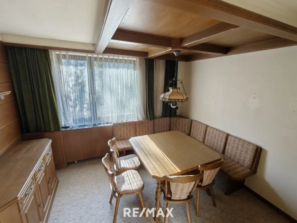 ca. 160m² NFL | Einfamilienhaus im Grünen | große Garage & Keller | Renovierungsbedarf