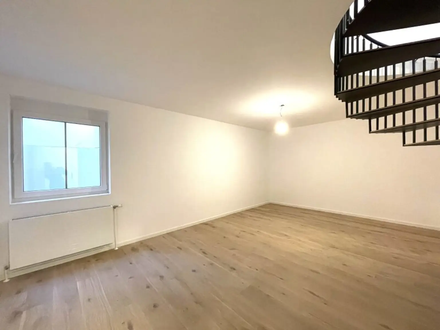 Prestige Living in Sievering: Großzügige Gartenwohnung mit Stil