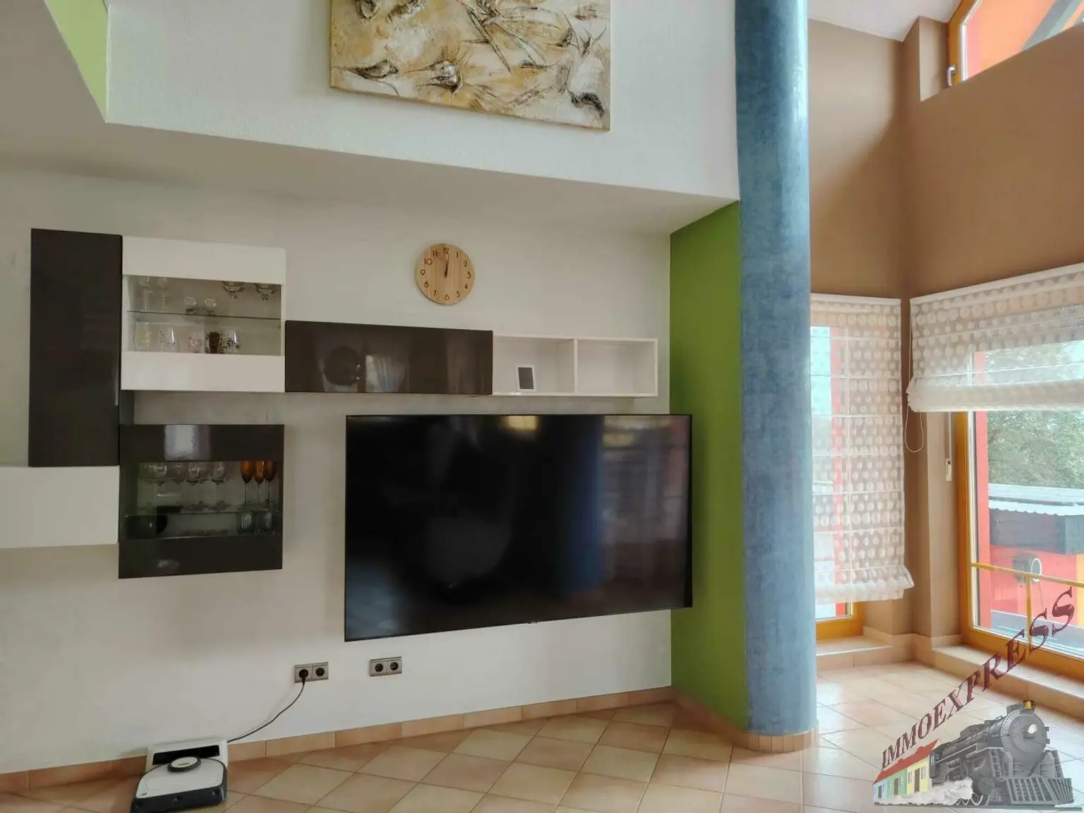 Tolles Einfamilienhaus mit Pool, Panorama-Ausblick und moderner PV-Anlage – hier fühlt sich Ihre Familie zuhause!