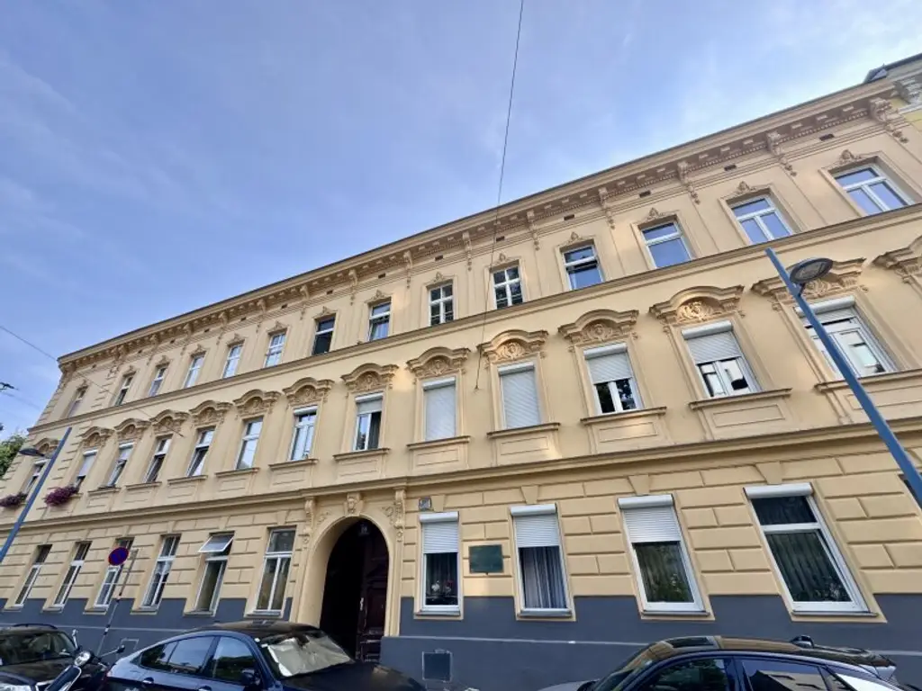 3 ZIMMER ALTBAUWOHNUNG IN SEHR GUTER INFRASTRUKTUR