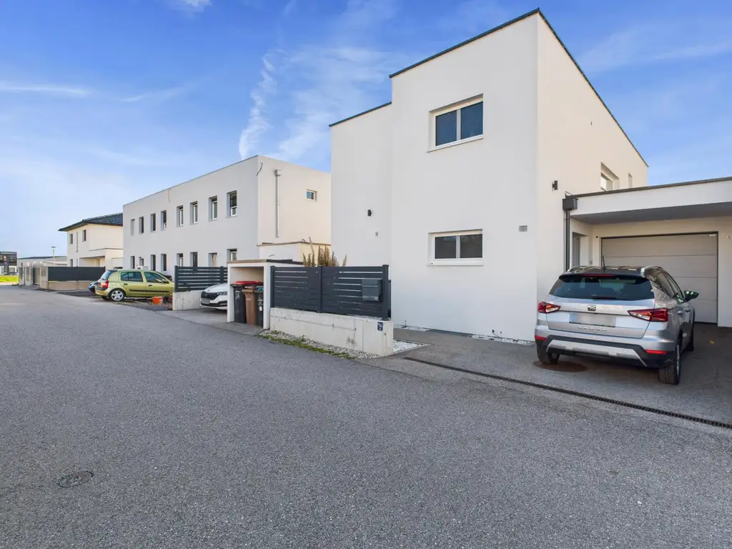 Exklusives Neubauhaus in Marchtrenk – stilvolles Wohnen mit modernster Technik & traumhaftem Garten samt Wellnessbereich