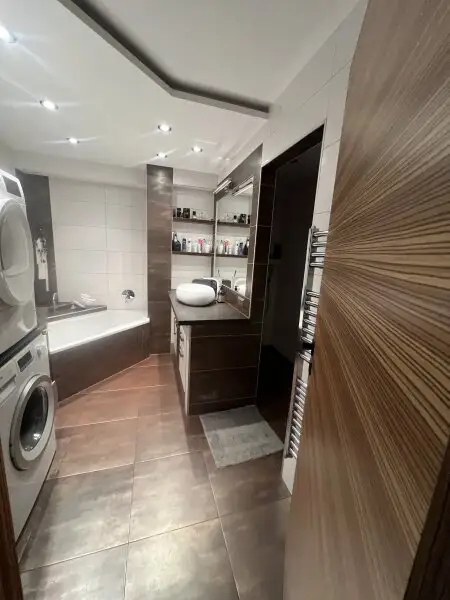 VOMP - Moderne, hochwertige 3,5 Zi.-Wohnung mit Balkon zum Verkauf