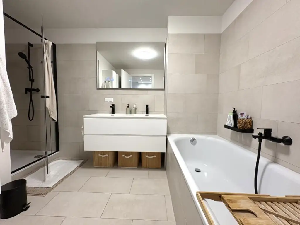 Traumhafte Gartenwohnung mit Klimaanlage I Garage I Eigengarten