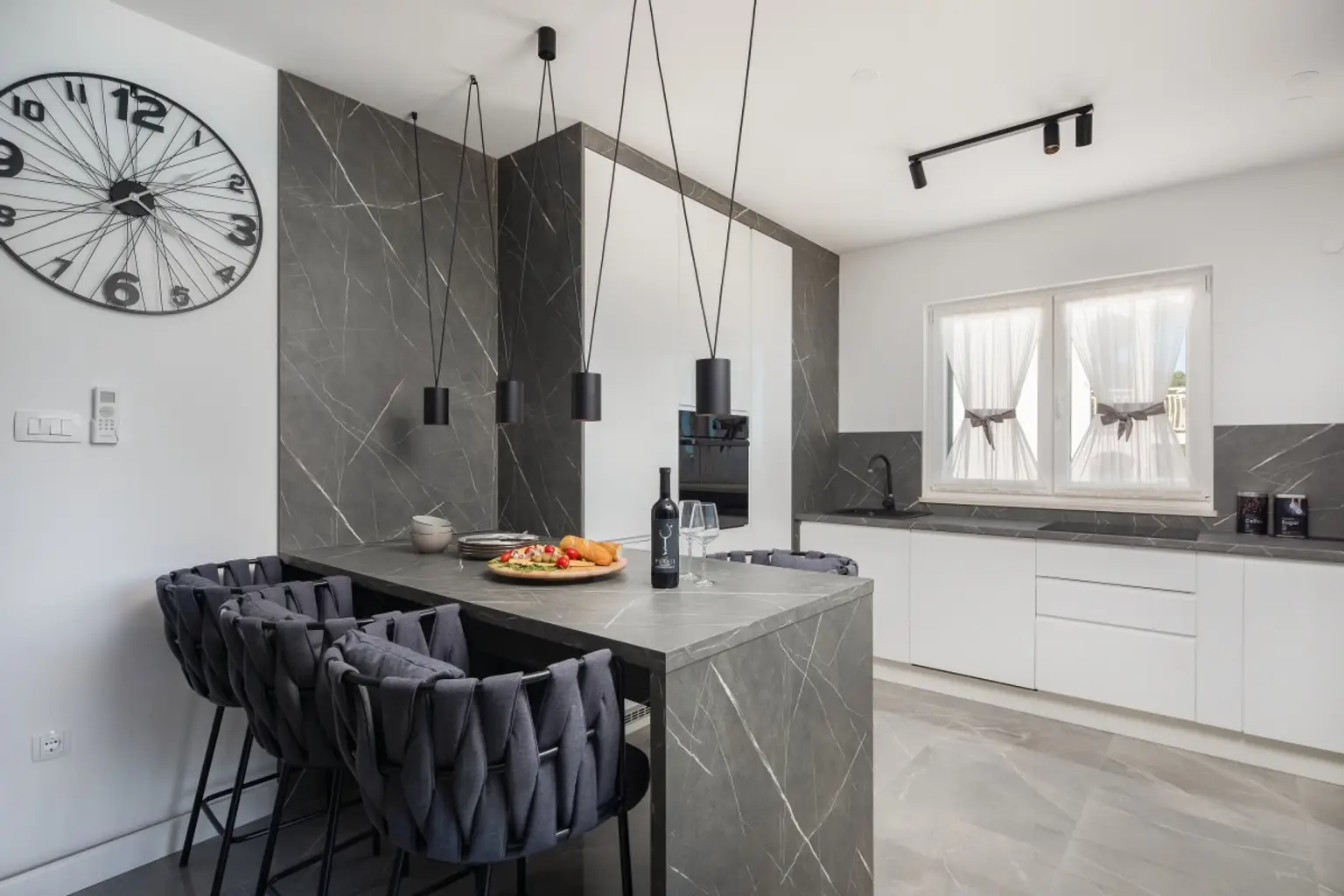 E | ++ MARINA bei TROGIR ++ Apartments direkt am Meer, 1. Reihe | Prima Service Immobilien