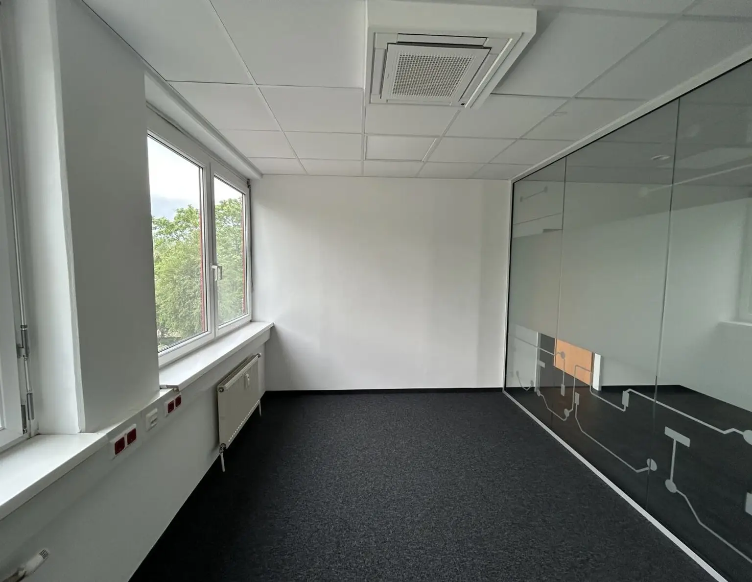 Attraktives Büro/Praxis in Wels: 112m² mit Parkplatz und Klimaanlage