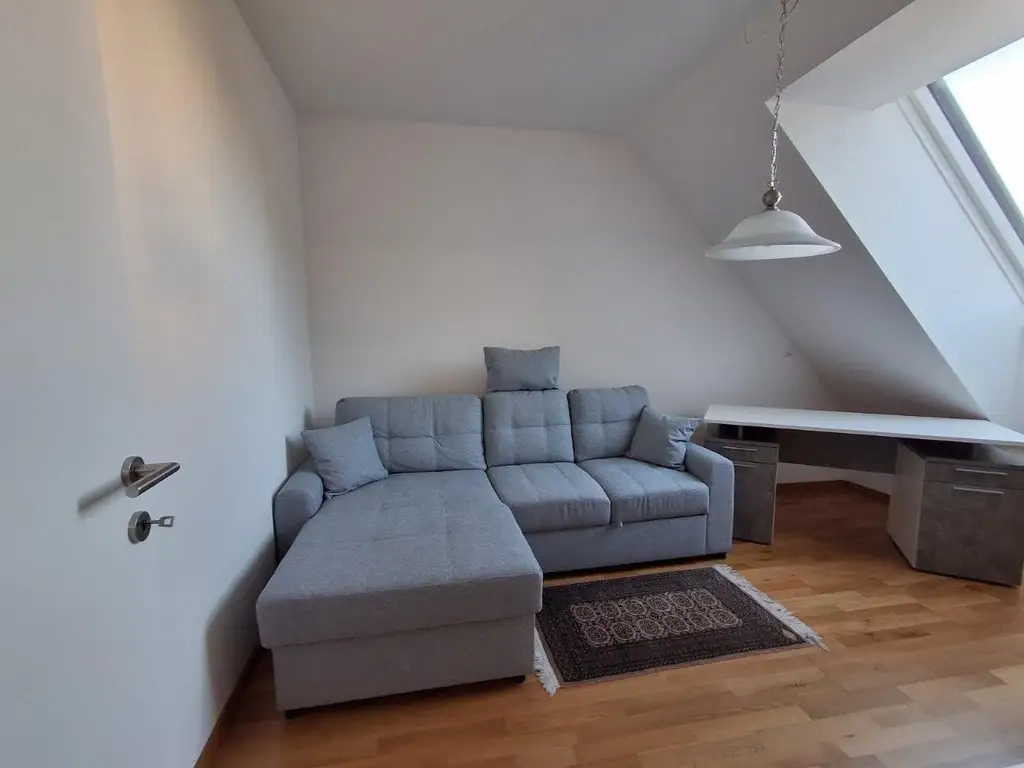 "Neue vollausgestattete - 4-Zimmer-Balkonwohnung Jedlesee"