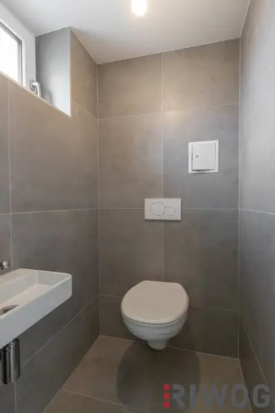 MINI VILLA AM HACKENBERG MIT CA. 37m² DACHTERRASSE UND IMPOSANTEM WEITBLICK AUF DIE CITY - EIGENGRUND IM KLEINGARTEN - GANZJÄHRIG BEWOHNBAR
