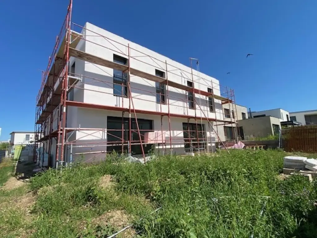 Moderne Doppelhaushälfte in Parndorf: Erstbezug mit Garten und Terrasse!