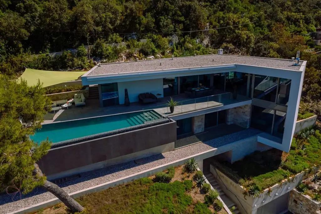 Ihre Kapitalanlage am Wasser – Luxusvilla mit Meerblick & Renditepotenzial auf Korčula