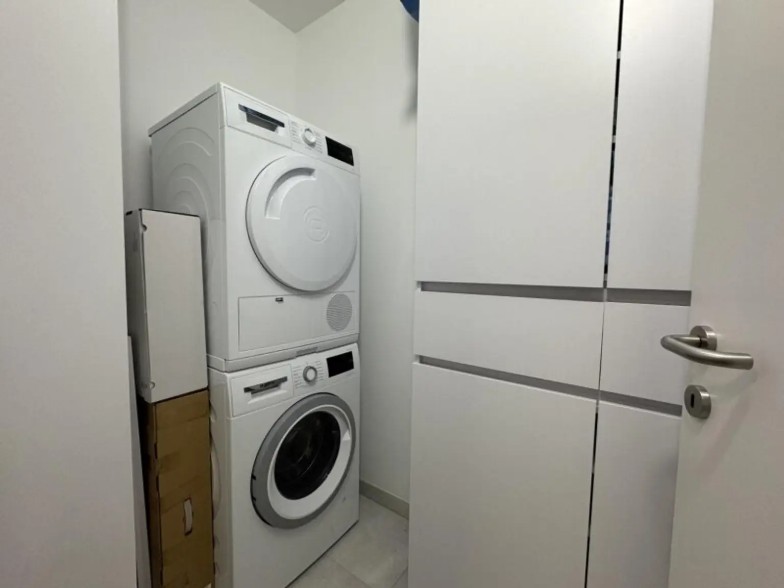 Möblierte 2-Zimmer-Balkonwohnung in Hietzing zu vermieten!