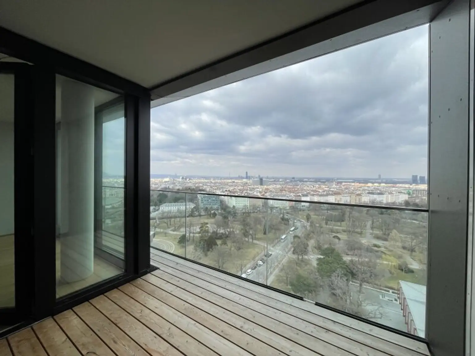 UNBEFRISTETE 2-Zimmer Neubauwohnung mit Loggia und vielen Extras im Haus!