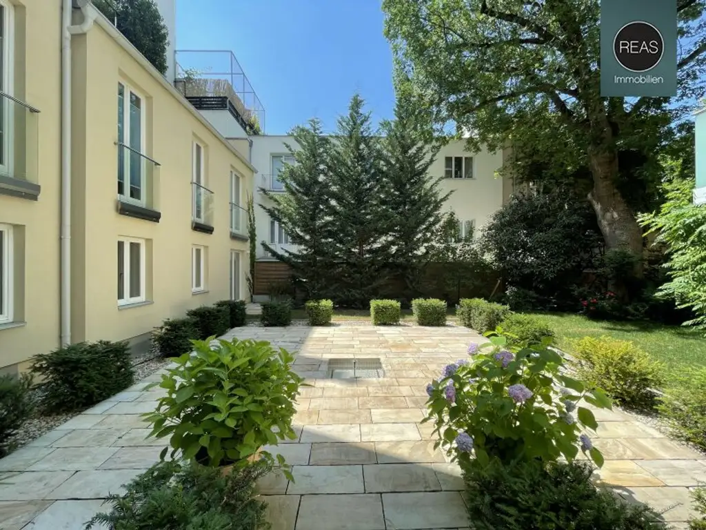 Provisionsfrei: Wunderschönes Apartment mit ruhiger Balkon-Terrasse bei der Orangerie Schönbrunn!