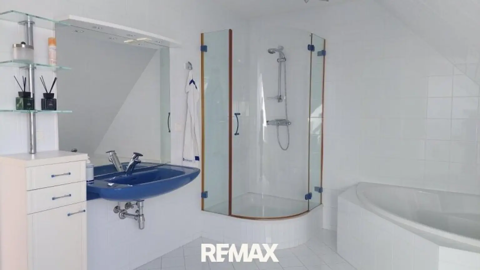 5 Badezimmer DG ETW 1220