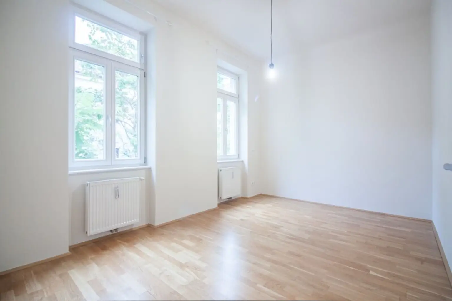 Hofseitige Altbau-Wohnung | Top Lage direkt neben U-Bahn | Balkon-Anbau möglich