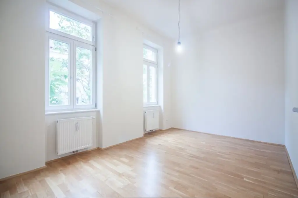 Hofseitige Altbau-Wohnung | Top Lage direkt neben U-Bahn | Balkon-Anbau möglich