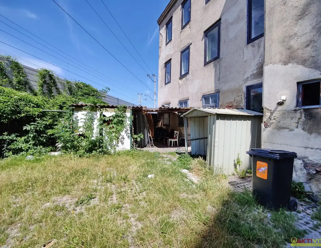 Baugenehmigtes Projekt. - Sofort starten! - 1.960 m² NNFL + Terrassen + Tiefgarage. - Abbruchbescheid vorhanden.