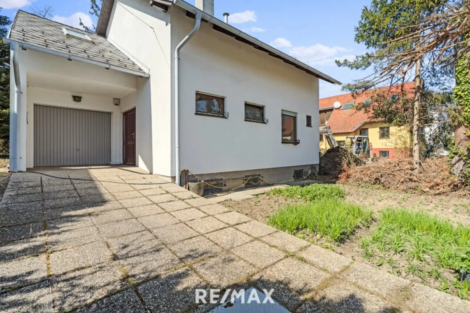 Renovierungsbedürftiges Einfamilienhaus mit Garten und Garage – Ihr neues Zuhause in Toplage