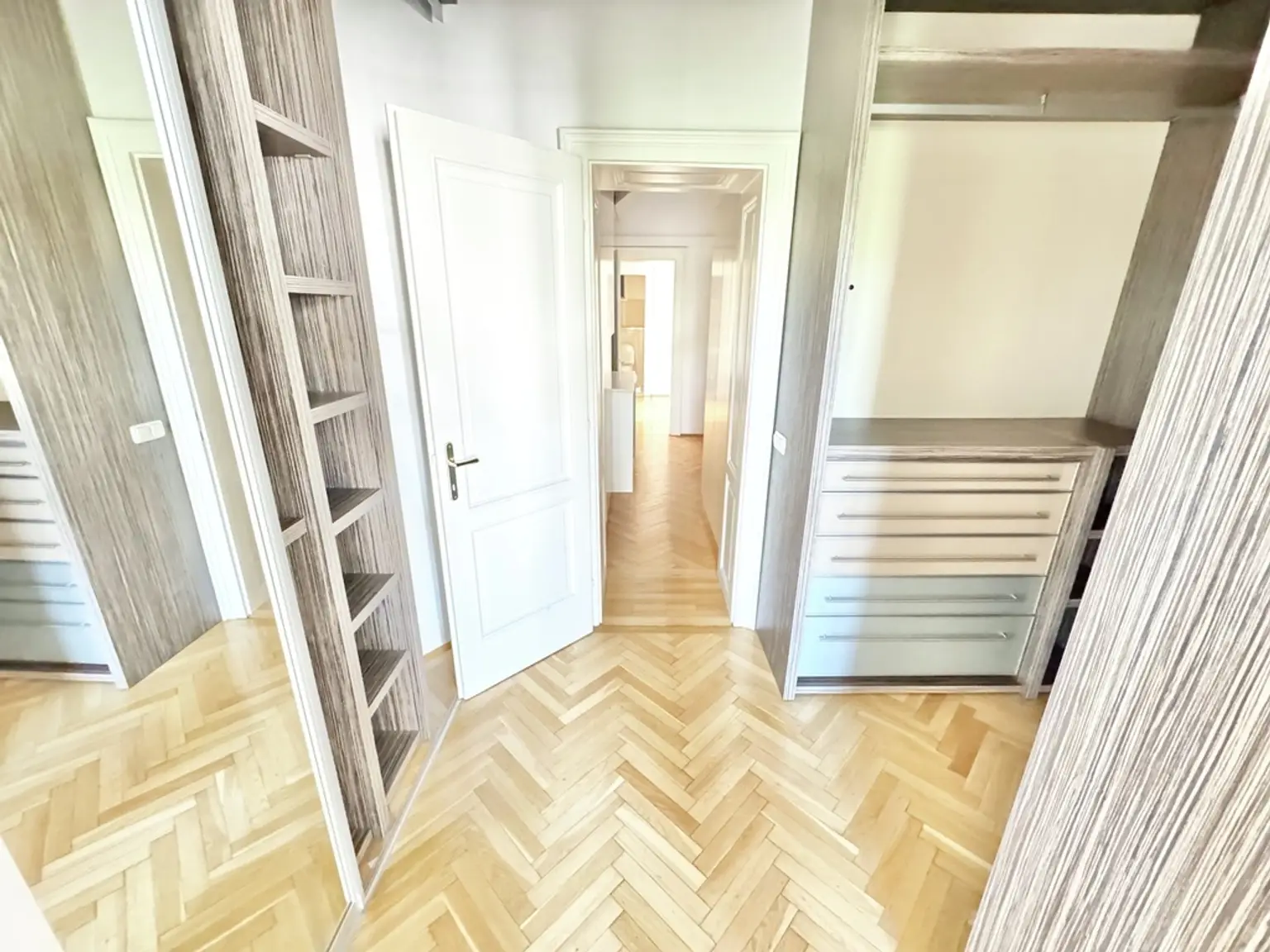 TOPLAGE NÄHE LYCEE | REPRÄSENTATIVE ALTBAUWOHNUNG | HELLE 3 ZIMMER | U-BAHN-NÄHE