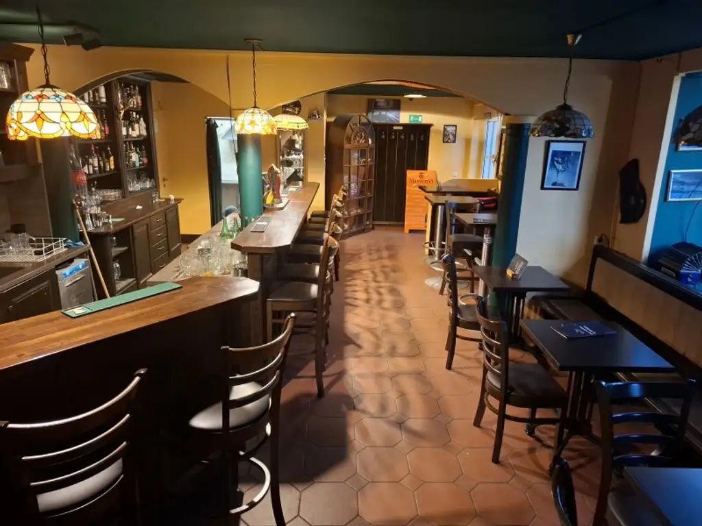 PACHTLOKAL BAR PUB MIT GROSSEM GARTEN GASTROTEL IMMOBILIEN