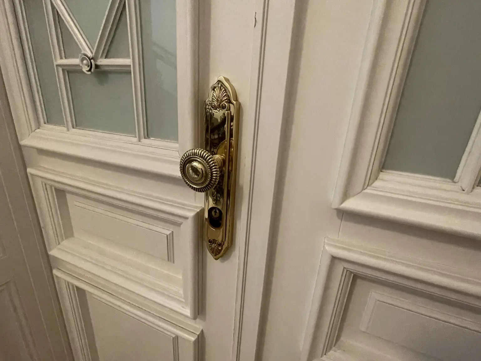 UNBEFRISTET: Traumhafte Altbauwohnung in prominenter Lage