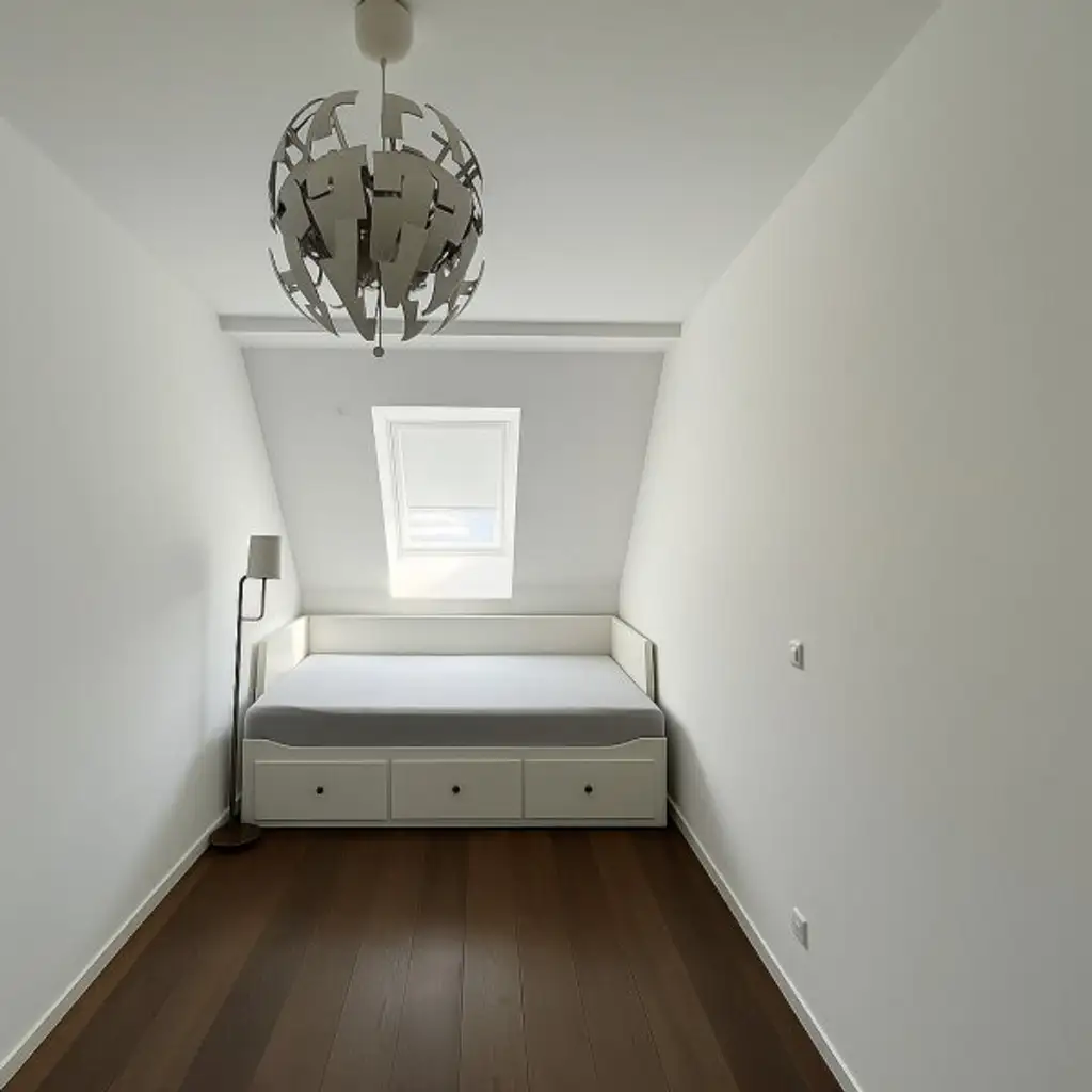 Perfekte Kombination! 3 Zi. im Altbau mit Balkon & Garage im 2.Bez.