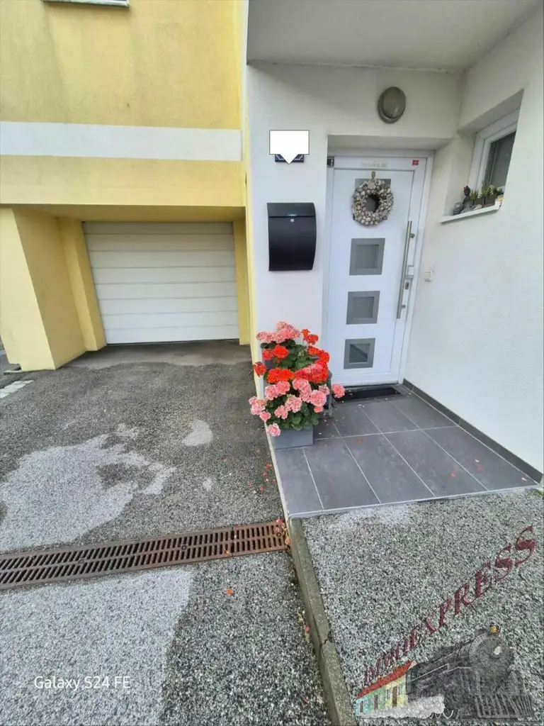 Eckreihenhaus in Top Lage! mit Garage, Garten & Pool sowie Infrarotkabine im Keller