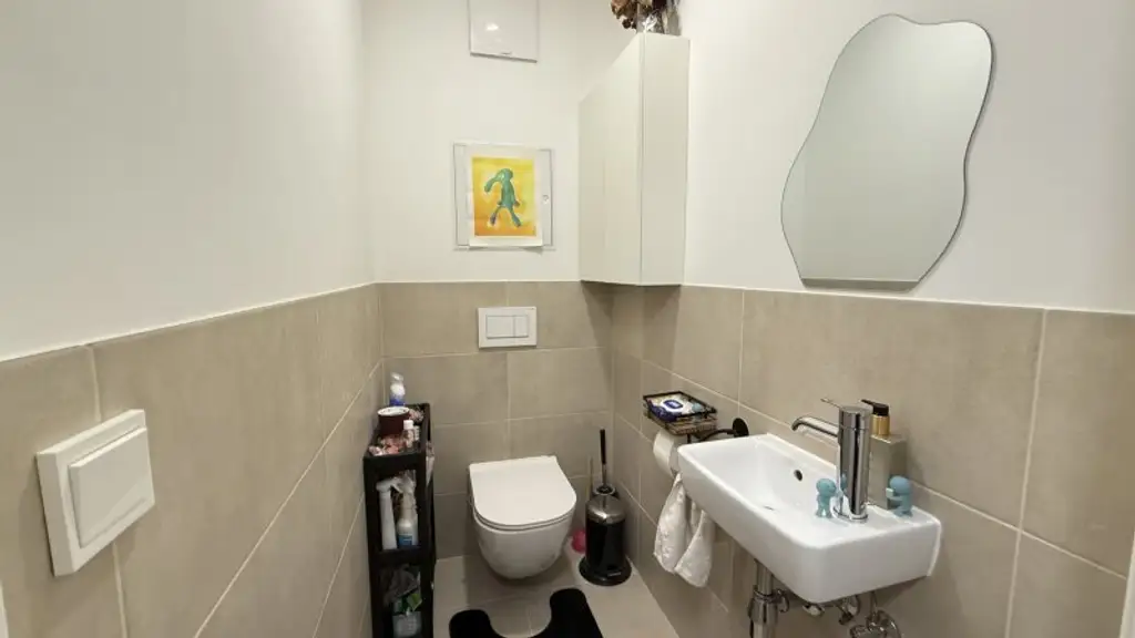 Kirschblütenpark: neuwertige 2-Zimmer-Wohnung mit südöstl. Balkon und opt. Garagenstellplatz!