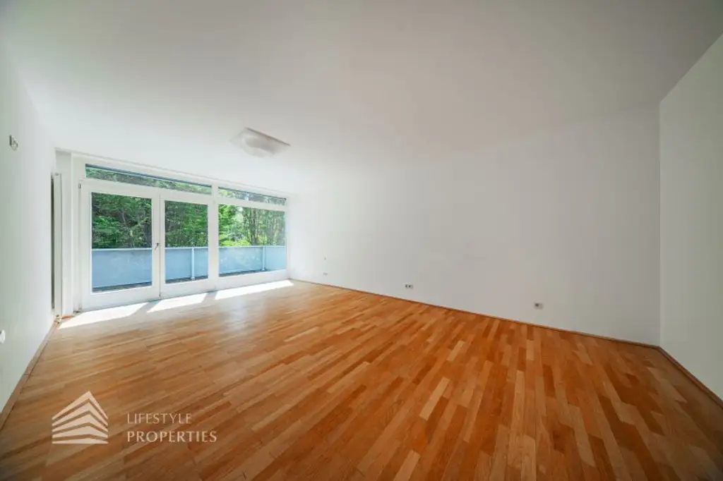 Wunderschöne 4 - Zimmer Wohnung mit Terrasse und 2 Balkonen