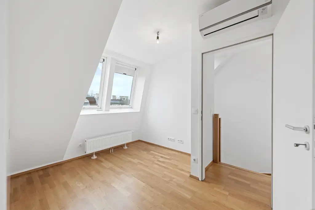 Dachgeschoßmaisonette 2 Zimmer in Toplage 1090 Wien !