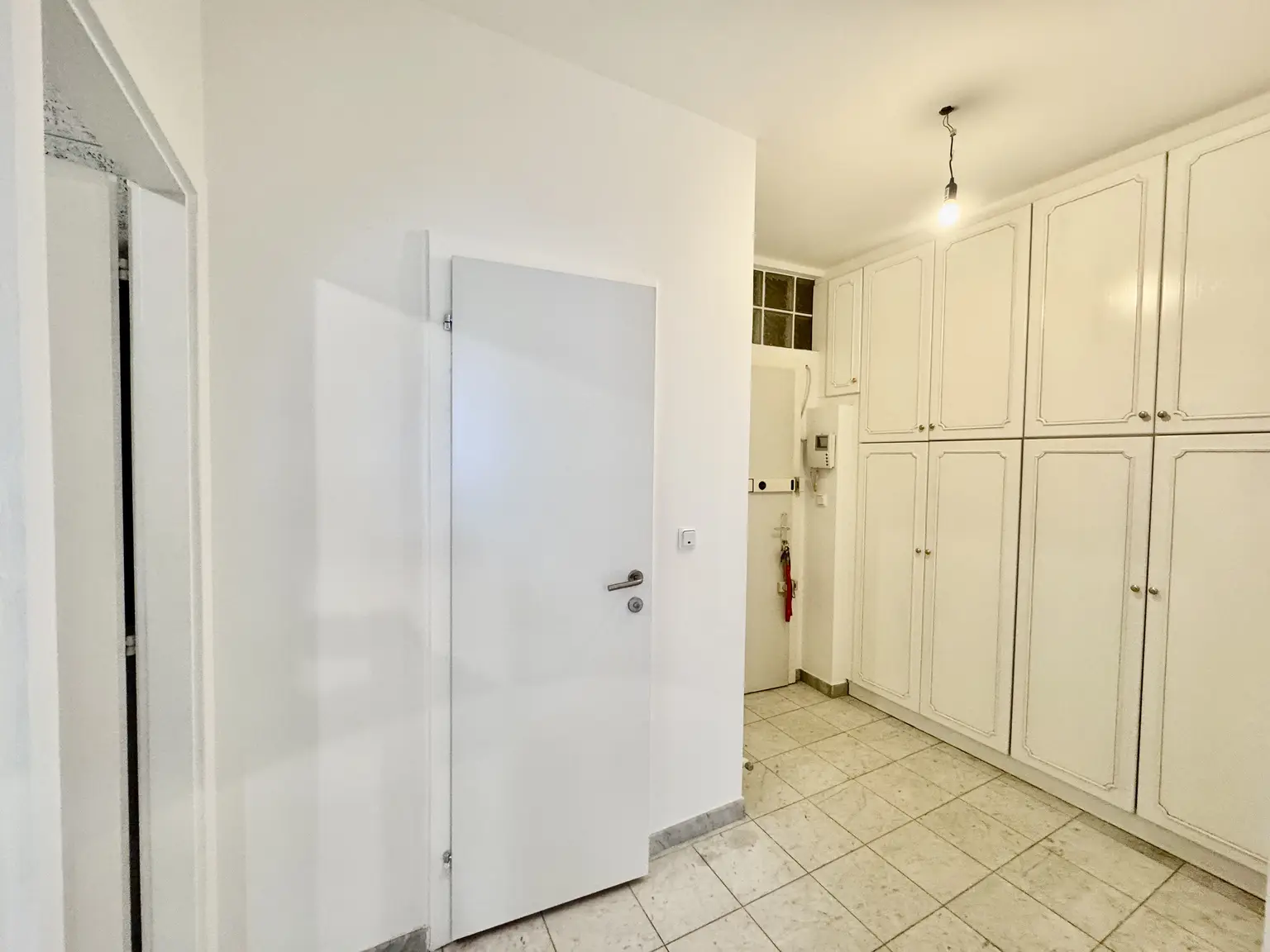 ALTBAUWOHNUNG NÄHE MARIAHILFER STRAßE - CHARMANTE;HELLE ALTBAUWOHNUNG - IDEAL FÜR WG ODER FAMILIE!