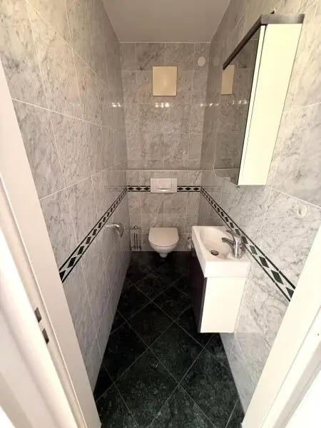 Erfüllen Sie sich ihren DG-Traum - 1 Gartenterrasse mit ca. 100 m² + 5 zusätzliche Terrassen mit gesamt ca. 50 m² + 1 Garagenplatz im Eigentum