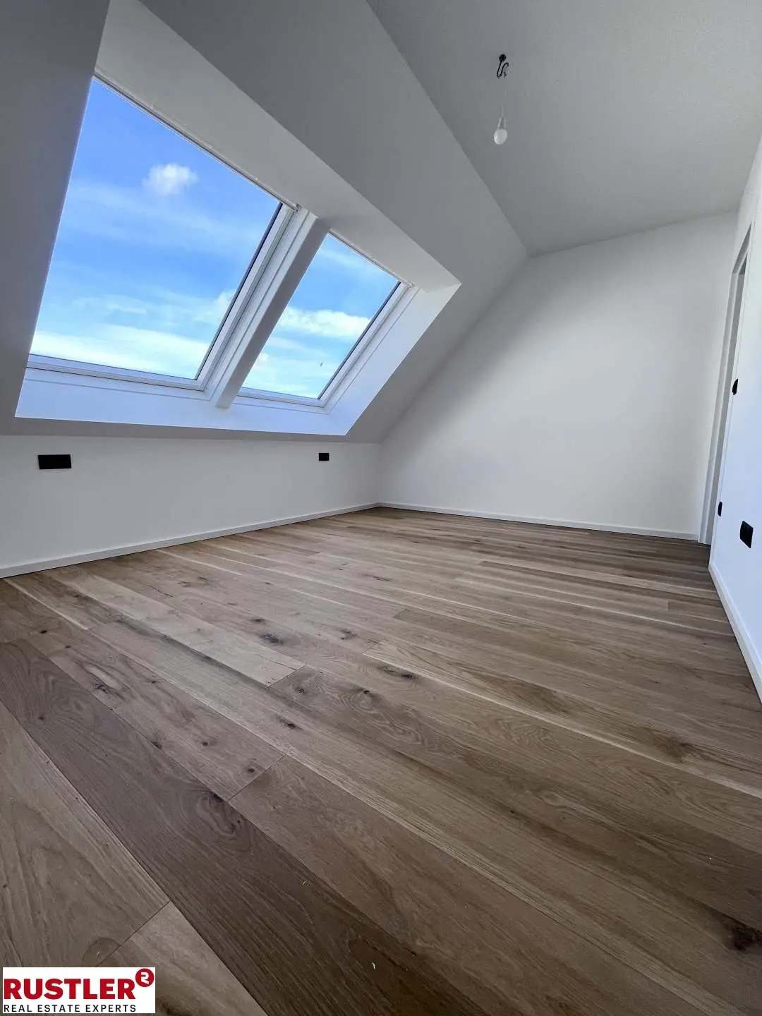 Wohnen mit Stil & Blick auf die Gloriette | Erstbezug im Dachgeschoss und Terrasse | Reinlpark