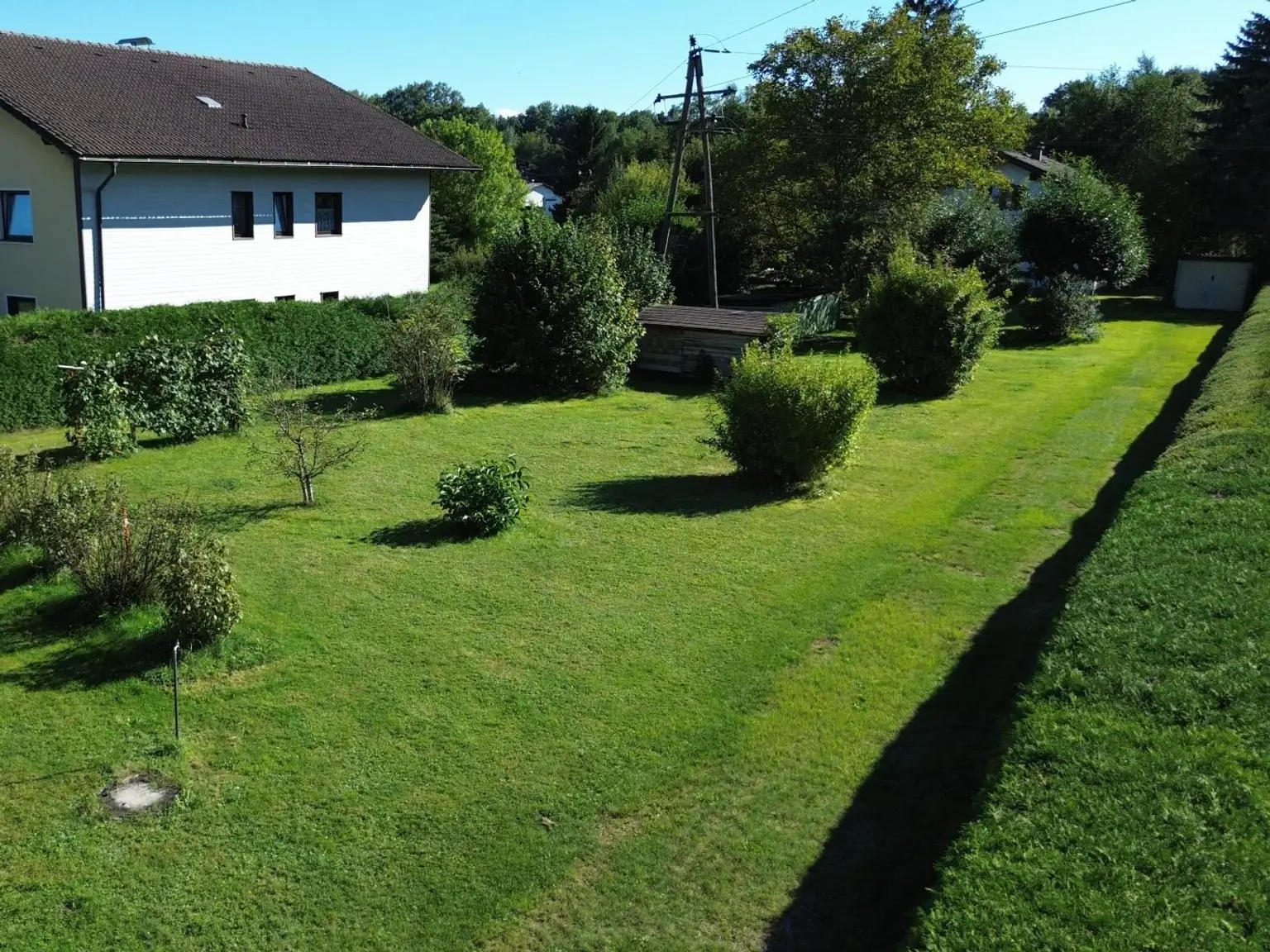 Großzügiges 1.680 m² Grundstück mit Ferienhaus in traumhafter Ruhelage wartet auf deine Ideen