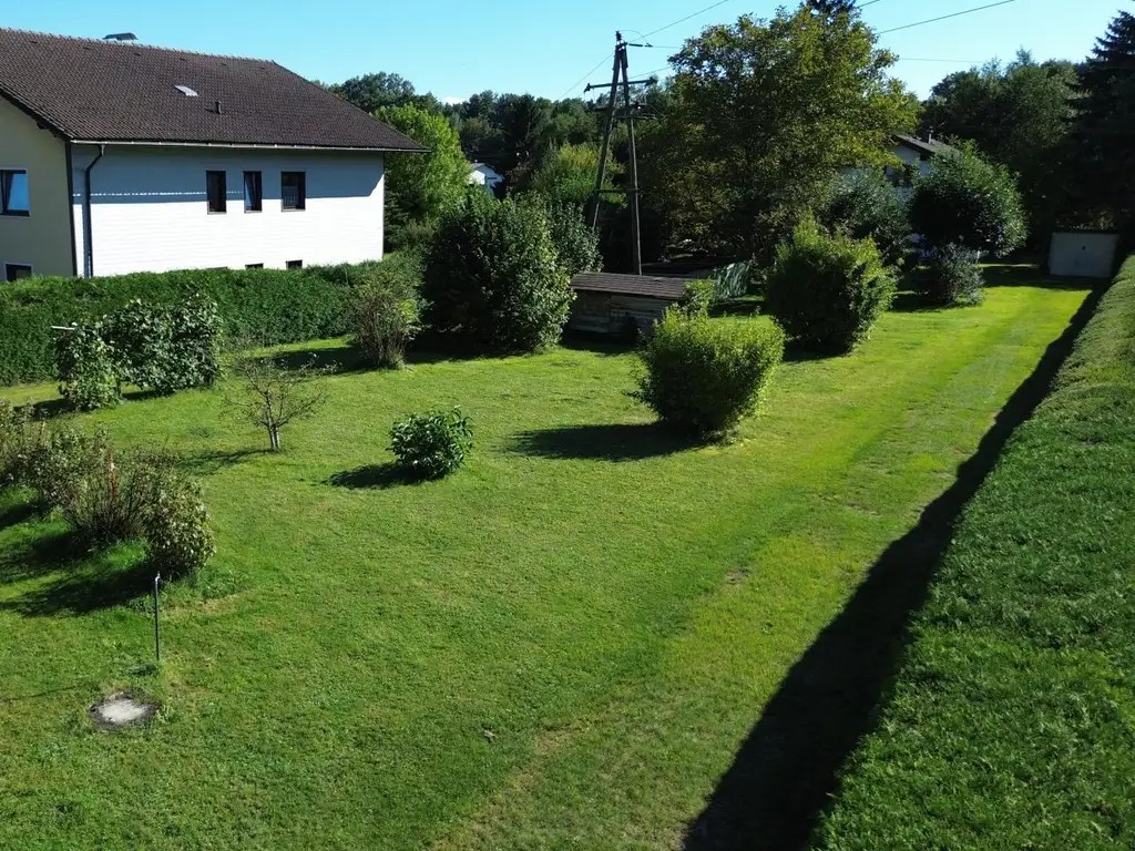 Großzügiges 1.680 m² Grundstück mit Ferienhaus in traumhafter Ruhelage wartet auf deine Ideen