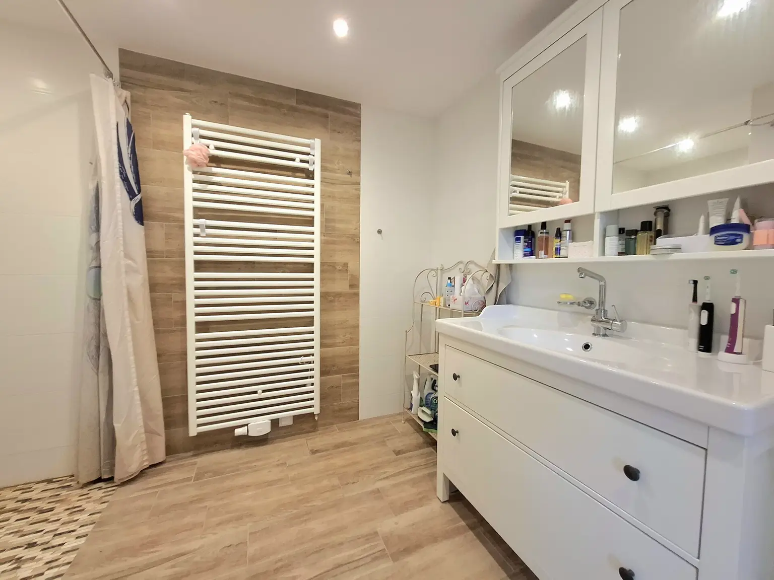 Vielseitig nutzbare Liegenschaft mit ausreichend Platz und herrlichem Blick auf die Hohe Wand