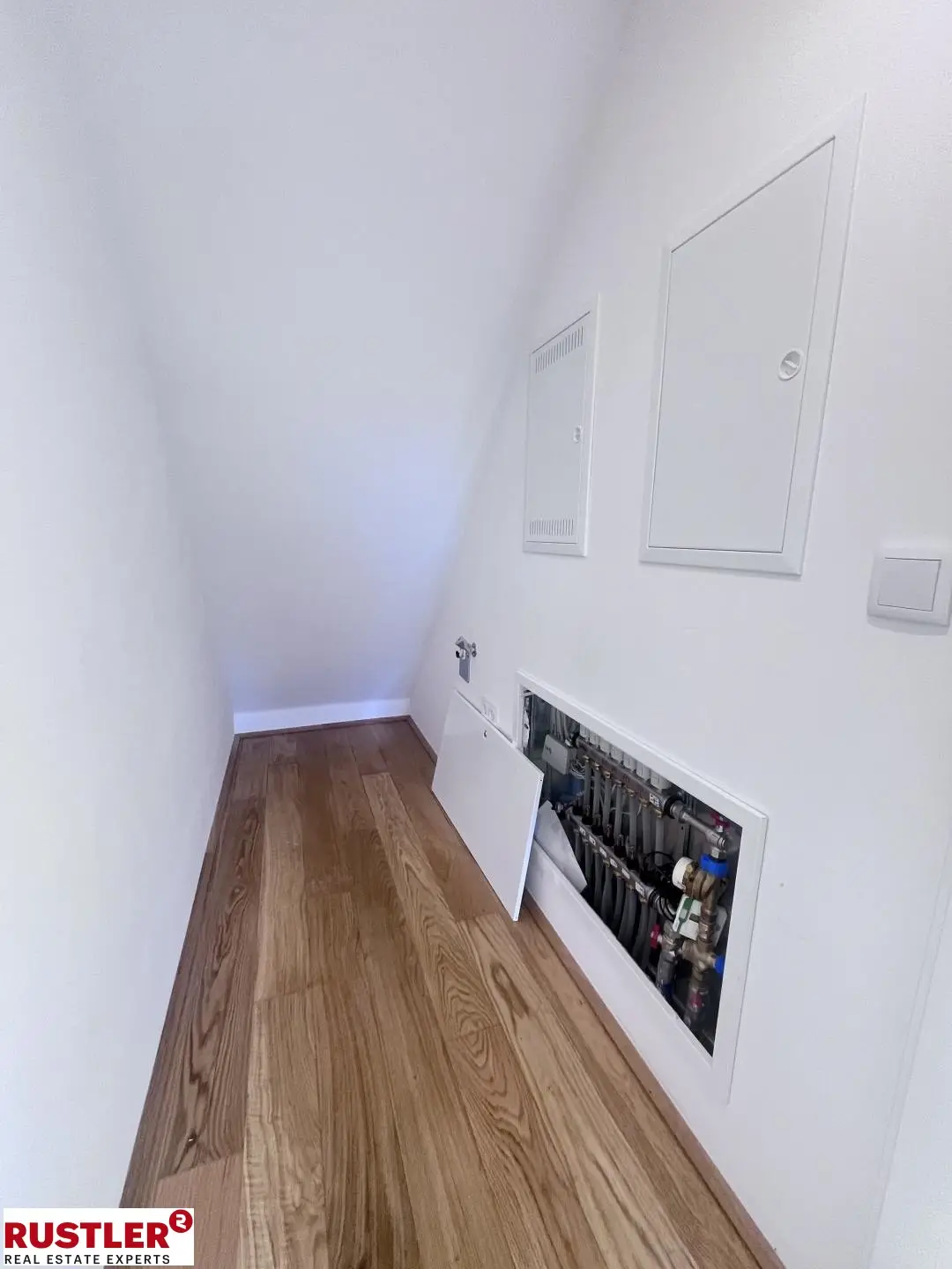 AR
