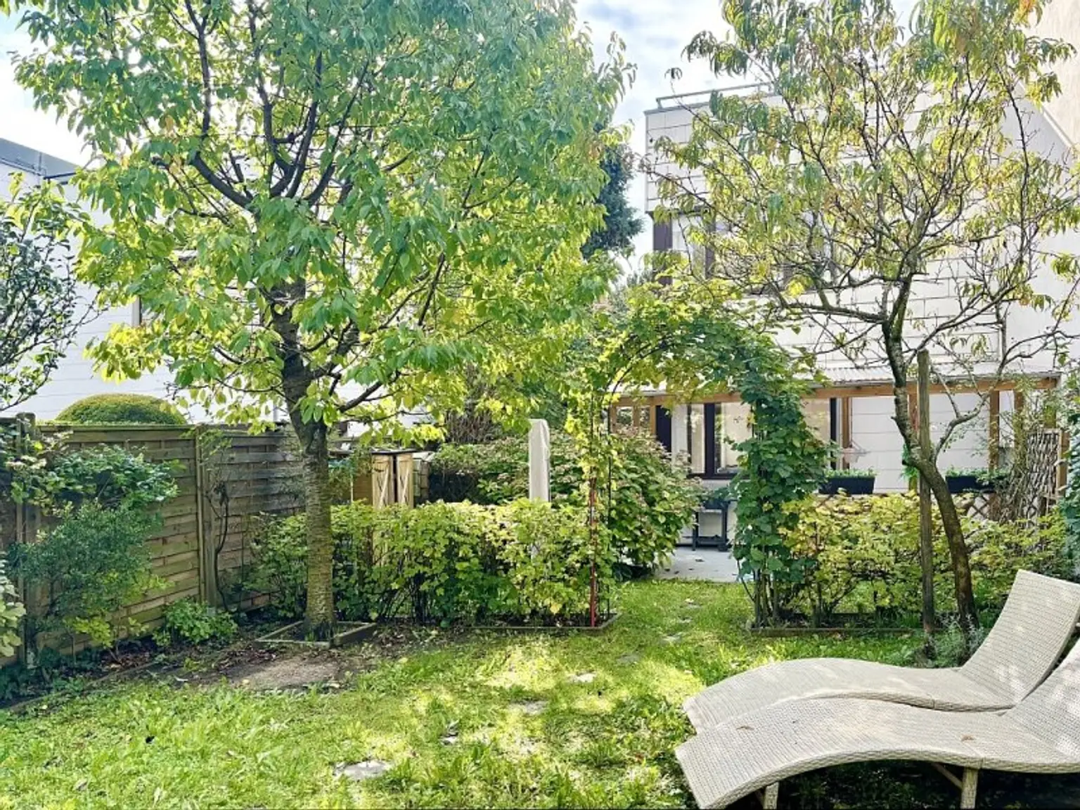 GARTENPARADIES MIT EINFAMILIENHAUS-FLAIR!