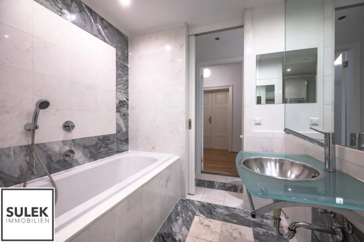 * Charmante 3-Zimmer Altbau-Wohnung in bester Lage ab sofort (Wiedner-Hauptstraße nähe TU-Wien) * Videobesichtigung *