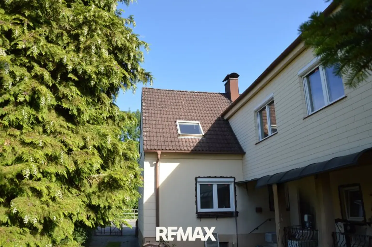 Haus mit Anbau